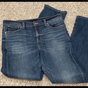 Lucky Brand Jeans men’s soft light blue acid wash denim 34” X  31”